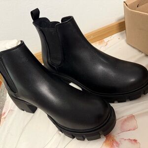 Steve Madden boots black size 8.5